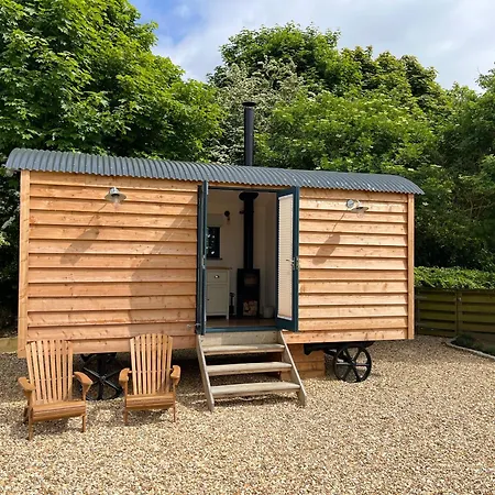 Kilden Hut - Station Apartment *